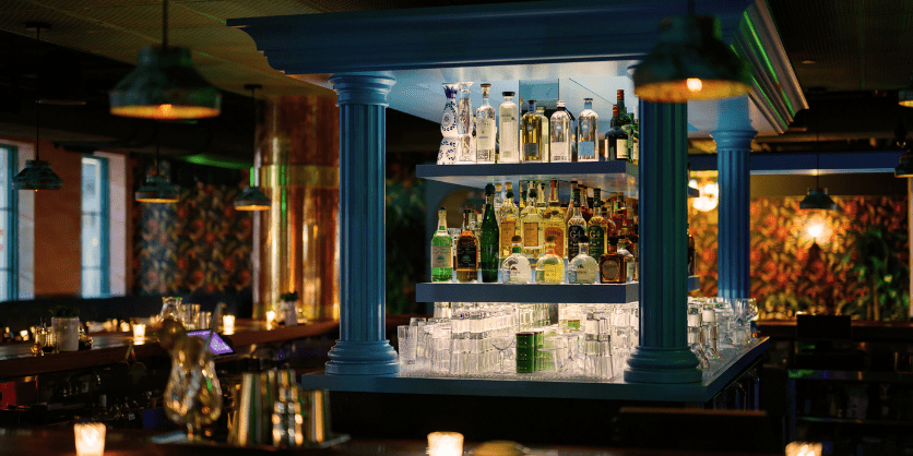 Lighting Creates the Vibe at This South Beach Restaurant case study pure edge miami la cantina bar close up 800